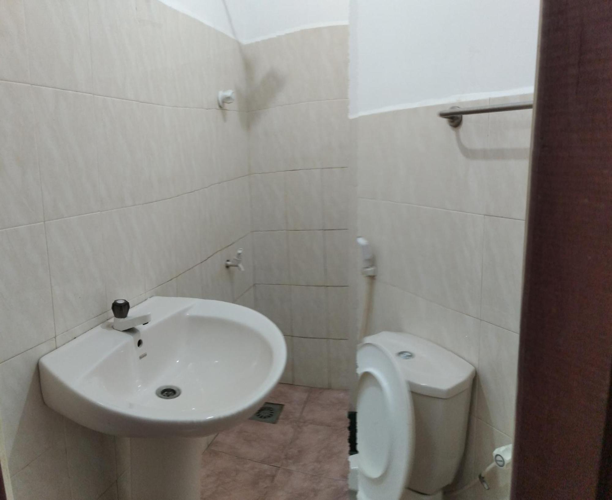 Ch Rooms - Transit Airport Негомбо Екстер'єр фото